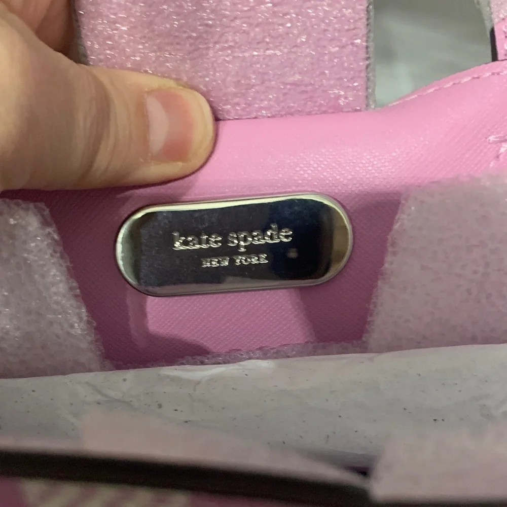 kate spade reposhing this